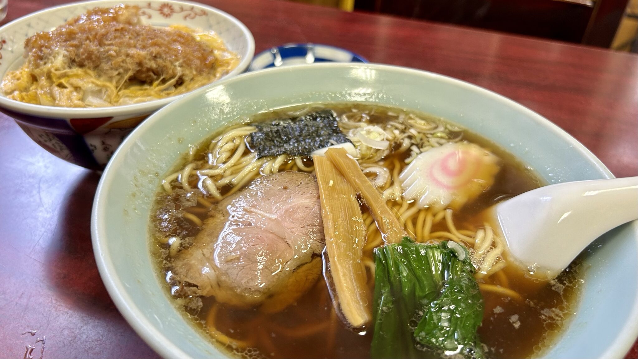 中華料理幸楽(北千住)のラーメンとカツ丼