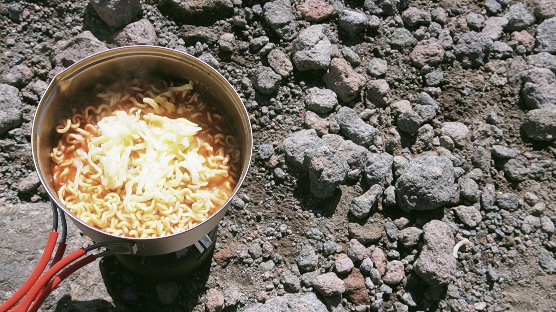 山頂で食べるラーメン