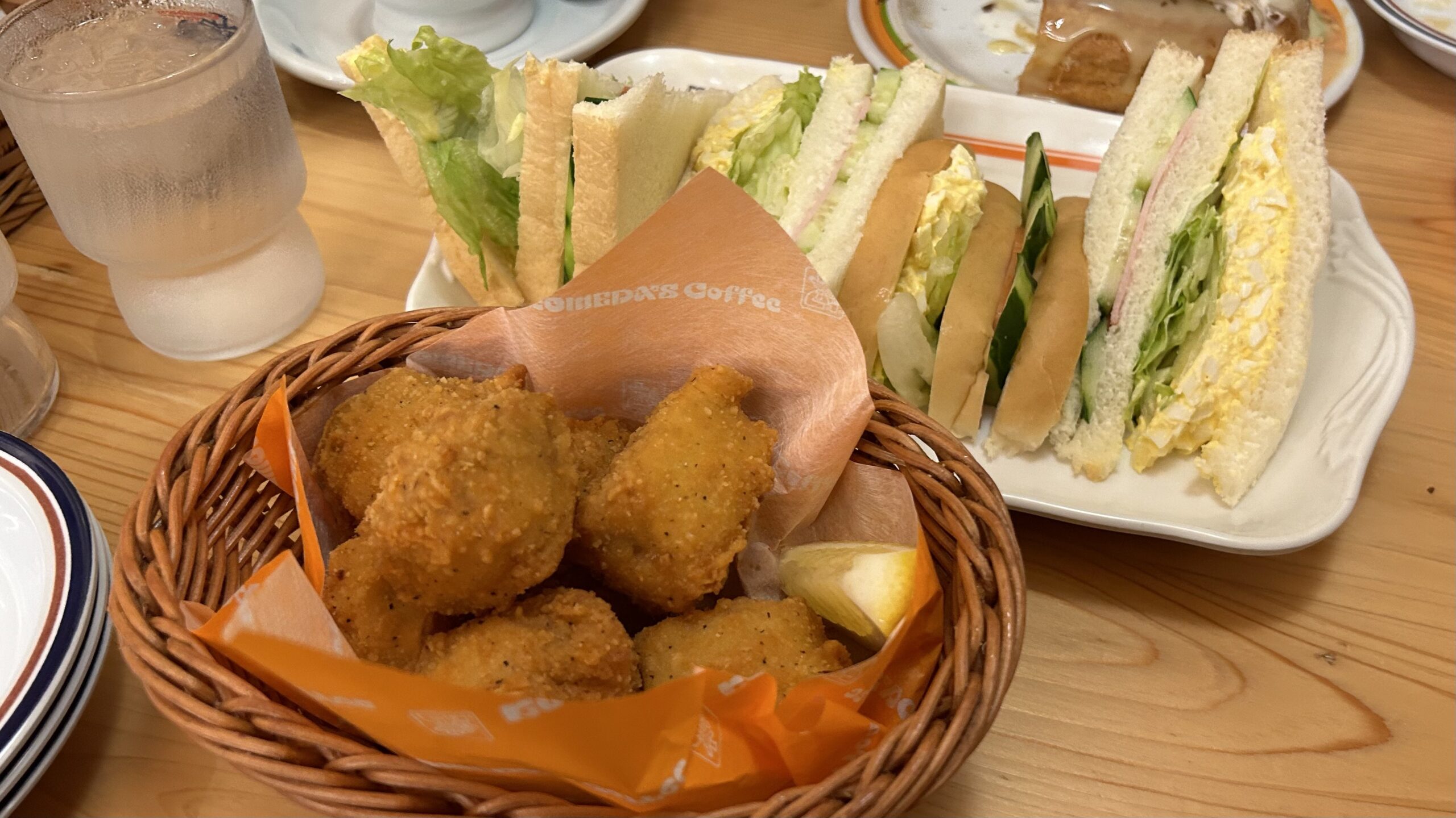 Komeda Coffee: Shiro Noir and Big Fish Burger